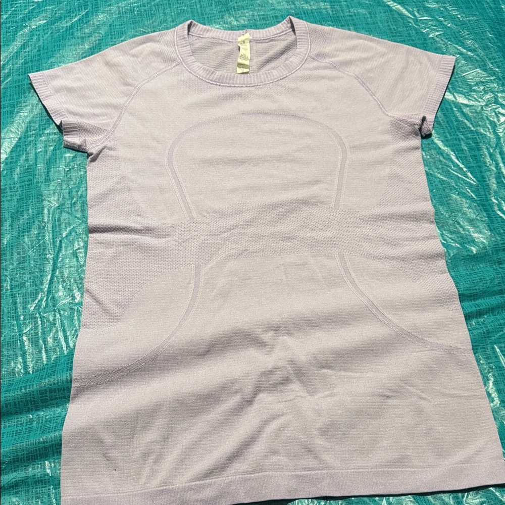 lululemon athletica Light Purple Short Sleeve Tee